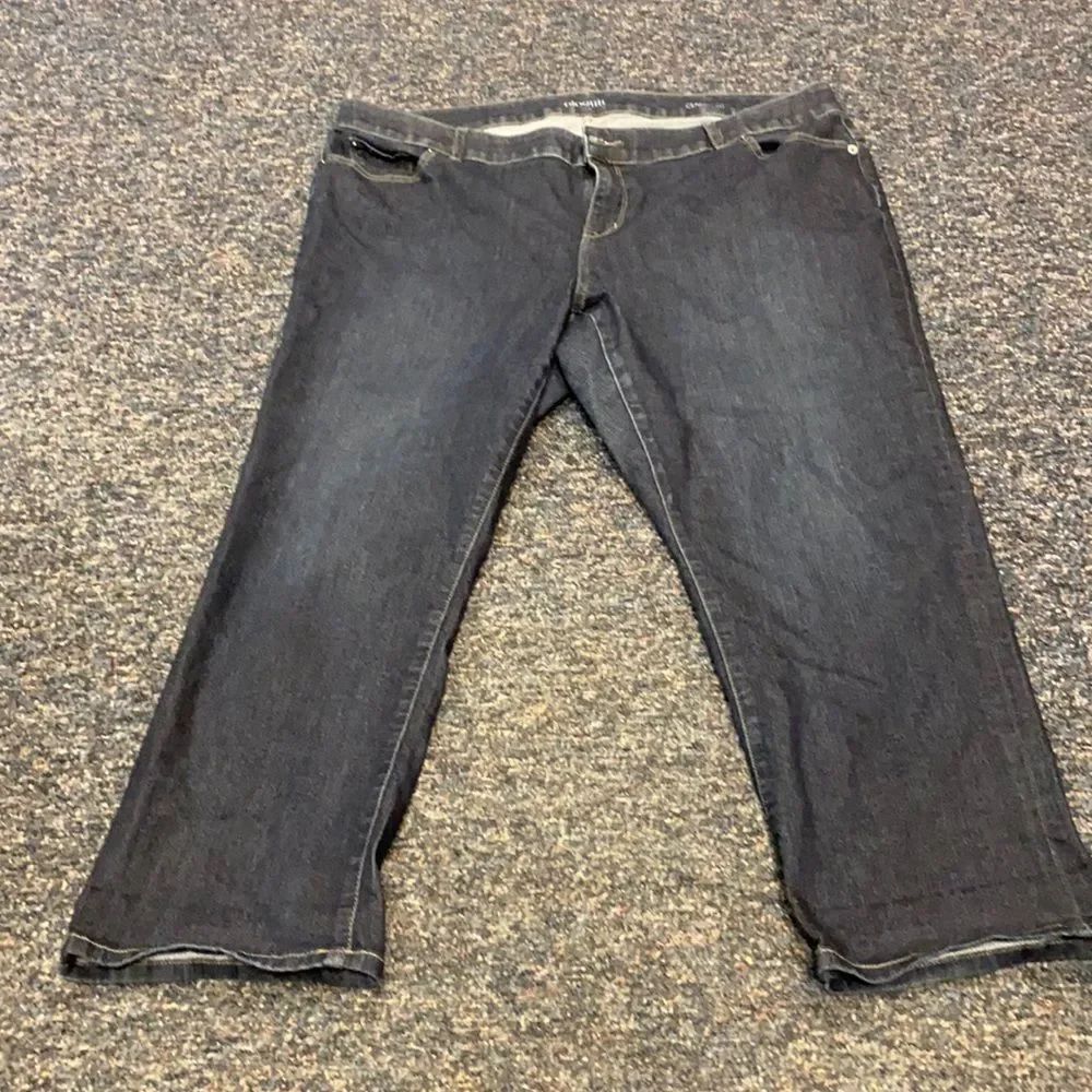 The Limited Navy Blue Jean Capris sz. 20 W
